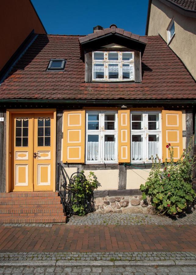 Historisches Fischerhaeuschen Ribnitz-Damgarten Exteriér fotografie